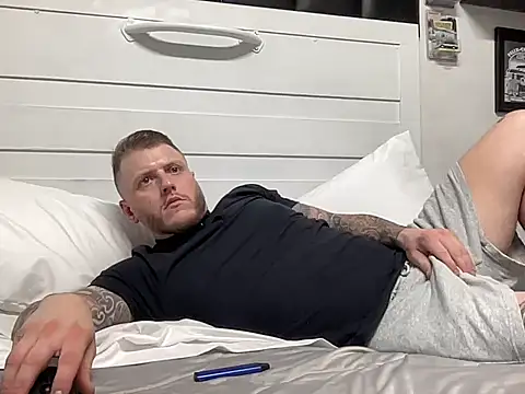 Thegreatwhitepipe online show from September 25, 1:42 am