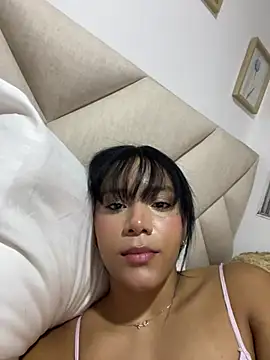 Snapshot of adalinarusell_ chatting on July 11, 11:39 pm adalinarusell online show from July 11, 11:39 pm