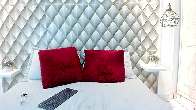 Hanna Kupper online show from March 11, 10:20 pm