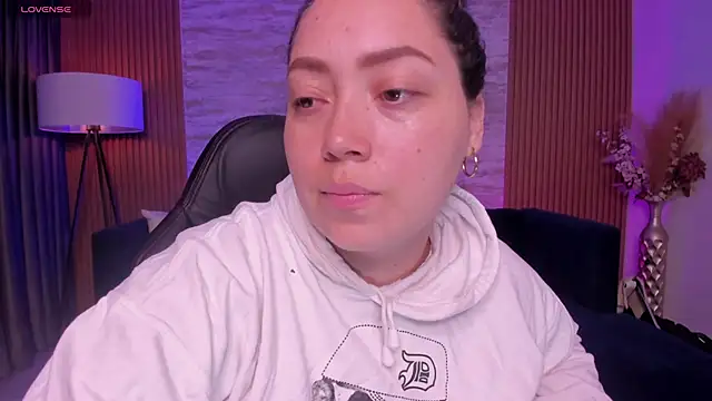 heidy johns online show from November 18, 3:23 am