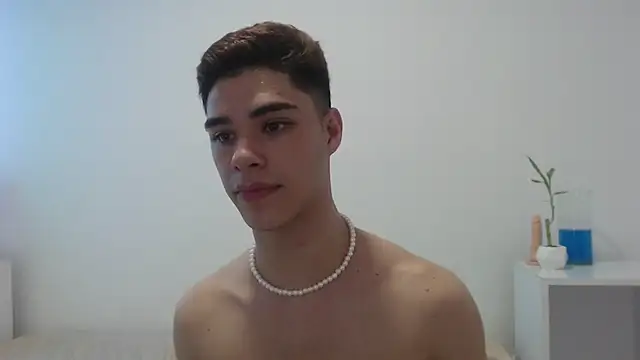 juanes puthee online show from March 21, 9:56 pm