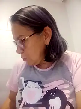 victoria wayne online show from April 3, 9:18 am