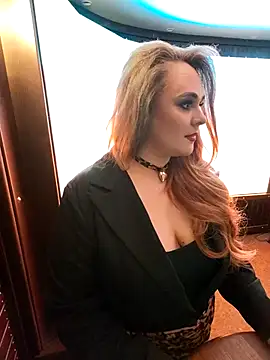 Juicy PeachLux online show from November 21, 2:49 pm