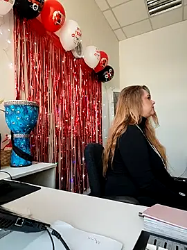 Juicy PeachLux online show from February 28, 8:04 am