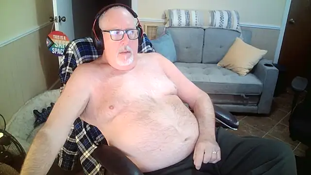 superbearboss online show from March 18, 4:21 pm