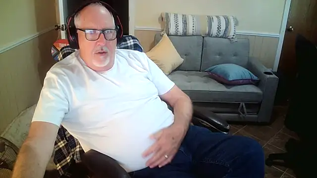 superbearboss online show from March 31, 5:24 pm