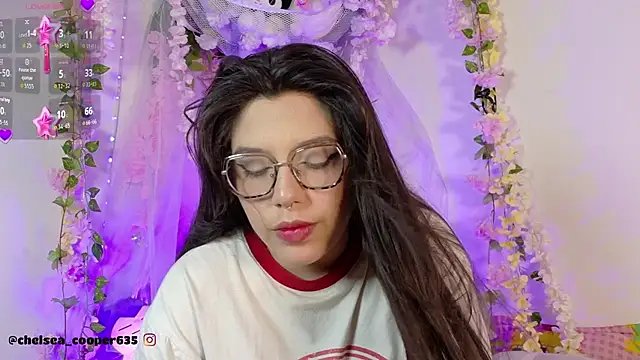 chelsea  coo online show from October 4, 11:03 pm