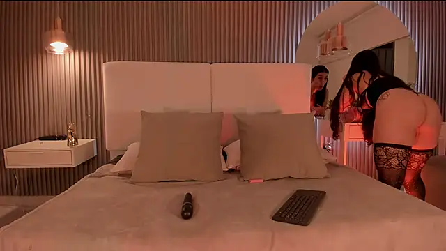 Zoewhitte online show from November 25, 3:06 am