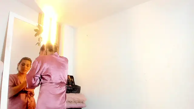 Alexa Bravva online show from March 28, 3:50 am