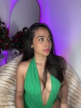  Emily Thompson  online show from November 12, 4:35 am