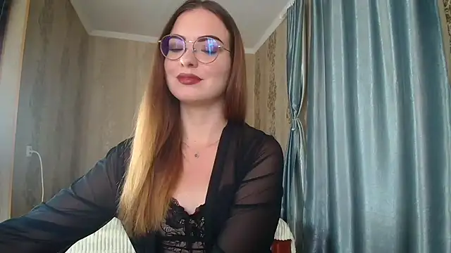 Snapshot of Leila_Kissyu chatting on September 11, 1:22 pm Leila Kissyu online show from September 11, 1:22 pm