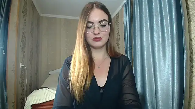 Snapshot of Leila_Kissyu chatting on September 27, 6:02 pm Leila Kissyu online show from September 27, 6:02 pm