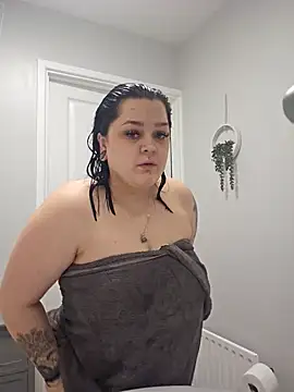 Snapshot of Saucy-Serenity chatting on February 14, 1:41 pm Saucy-Serenity online show from February 14, 1:41 pm