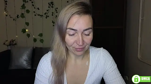 Kiss julli88I online show from December 14, 6:23 pm