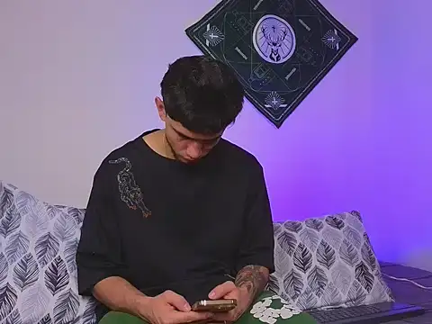 Snapshot of samevansx_ chatting on September 18, 2:52 pm samevansx online show from September 18, 2:52 pm