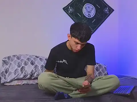 Snapshot of samevansx_ chatting on September 22, 2:19 pm samevansx online show from September 22, 2:19 pm