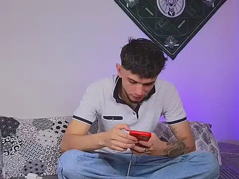 Snapshot of samevansx_ chatting on October 3, 1:30 pm samevansx online show from October 3, 1:30 pm