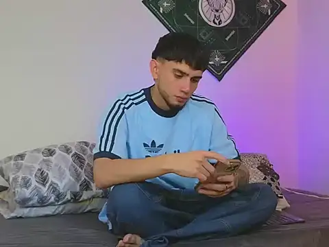 Snapshot of samevansx_ chatting on October 9, 1:31 pm samevansx online show from October 9, 1:31 pm