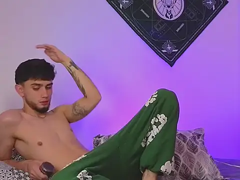 Snapshot of samevansx_ chatting on October 17, 12:52 pm samevansx online show from October 17, 12:52 pm