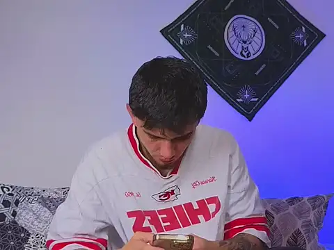 Snapshot of samevansx_ chatting on October 28, 3:58 pm samevansx online show from October 28, 3:58 pm