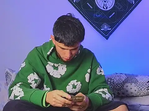 Snapshot of samevansx_ chatting on October 29, 11:06 pm samevansx online show from October 29, 11:06 pm