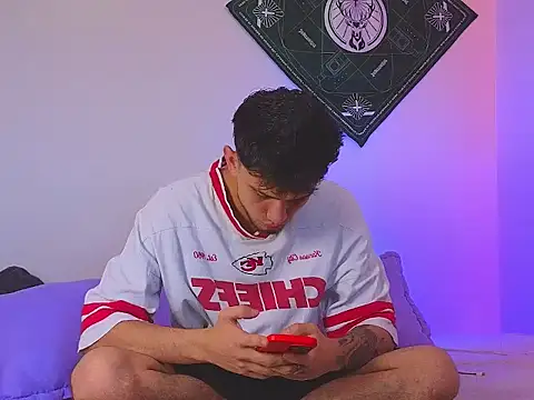 Snapshot of samevansx_ chatting on November 27, 12:51 pm samevansx online show from November 27, 12:51 pm