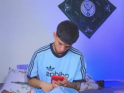 Snapshot of samevansx_ chatting on December 4, 4:59 pm samevansx online show from December 4, 4:59 pm