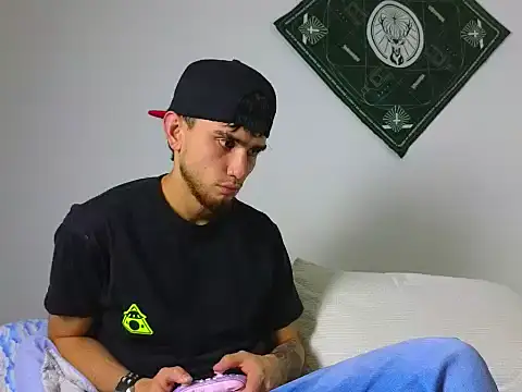 Snapshot of samevansx_ chatting on December 17, 11:22 pm samevansx online show from December 17, 11:22 pm