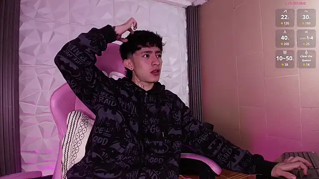 troy rouge online show from January 13, 11:15 am