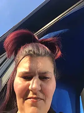 Curvy-Essex-Milf online show from March 9, 4:22 pm