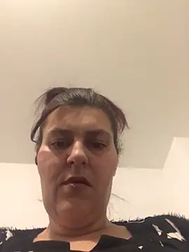 Curvy-Essex-Milf online show from March 14, 8:28 pm