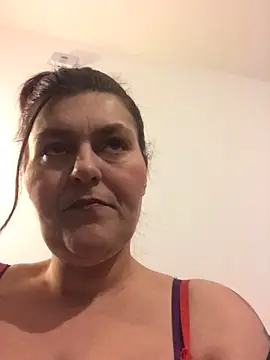 Curvy-Essex-Milf online show from March 21, 12:51 am