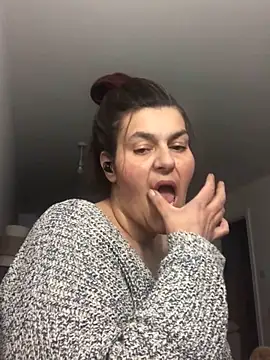 Curvy-Essex-Milf online show from October 10, 5:45 pm