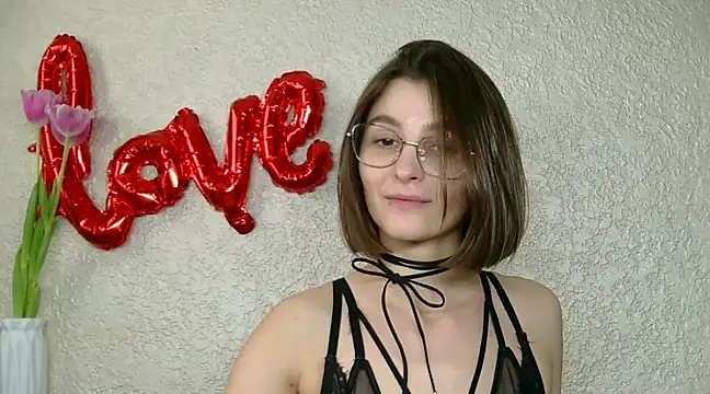 Snapshot of luna_Gharming chatting on March 12, 12:47 pm luna Gharming online show from March 12, 12:47 pm