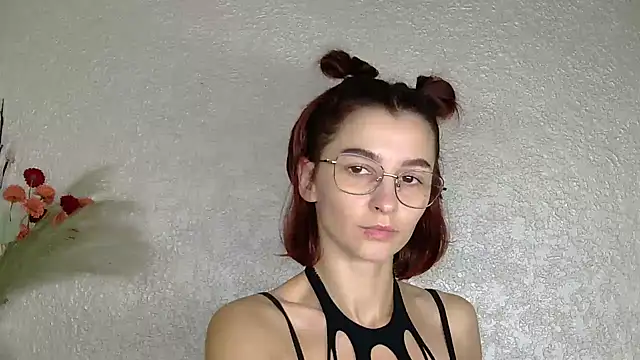 Snapshot of luna_Gharming chatting on October 15, 6:24 am luna Gharming online show from October 15, 6:24 am