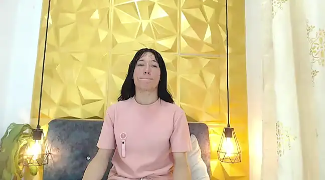 Small Hot19 online show from March 12, 3:40 pm