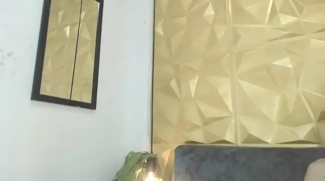 Small Hot19 online show from March 16, 6:01 pm