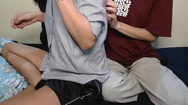 NaughtyThrouple007 online show from November 16, 7:03 am