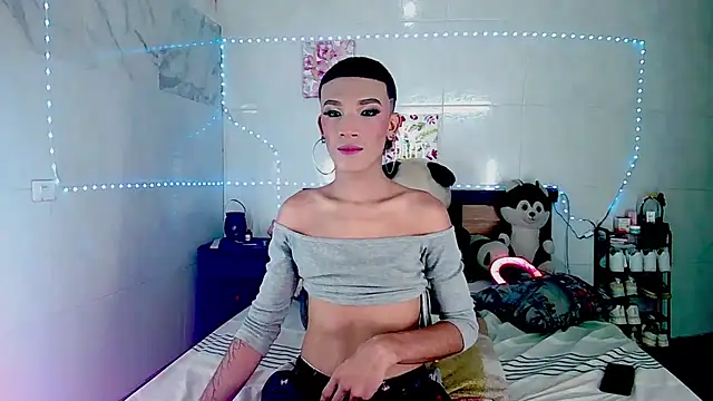 Snapshot of KimberlyXtreme chatting on October 10, 10:20 pm KimberlyXtreme online show from October 10, 10:20 pm
