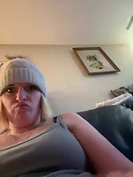 KITTYBOOBOOFUXX online show from February 2, 5:28 am