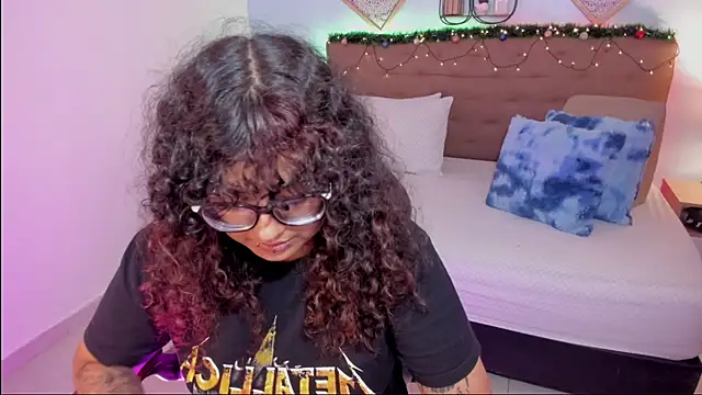 Snapshot of _Lilly_miller chatting on December 3, 7:45 pm Lilly miller online show from December 3, 7:45 pm