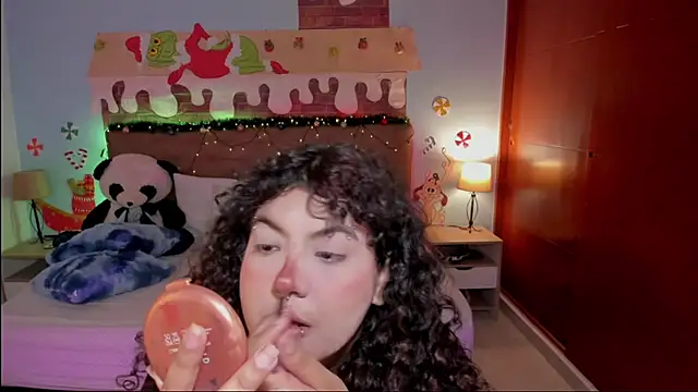 Snapshot of _Lilly_miller chatting on December 4, 7:33 pm Lilly miller online show from December 4, 7:33 pm