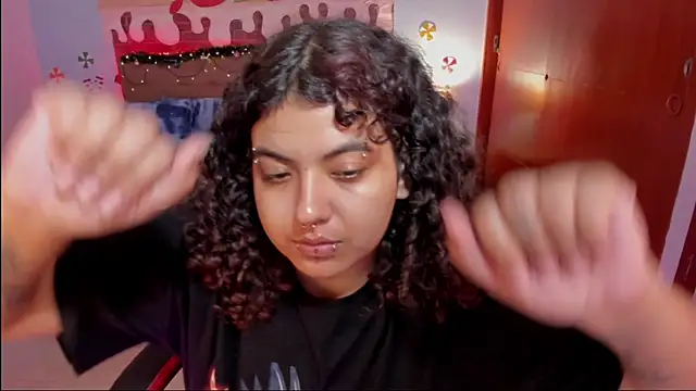 Snapshot of _Lilly_miller chatting on December 5, 7:10 pm Lilly miller online show from December 5, 7:10 pm