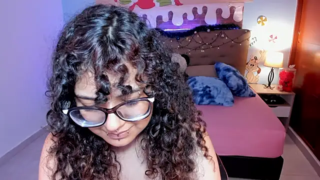 Snapshot of _Lilly_miller chatting on December 22, 7:00 pm Lilly miller online show from December 22, 7:00 pm