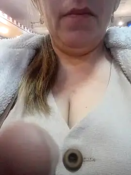 Snapshot of Luna-nevada chatting on March 19, 7:49 pm Luna-nevada online show from March 19, 7:49 pm