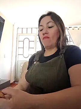 Snapshot of Luna-nevada chatting on October 13, 3:01 pm Luna-nevada online show from October 13, 3:01 pm