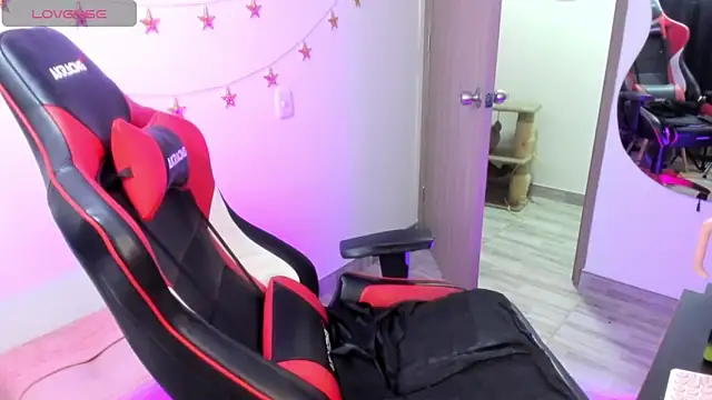 LindaSilverstone online show from November 19, 11:27 pm