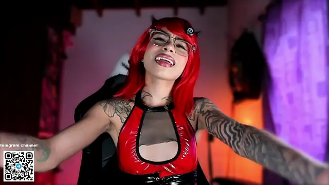 Snapshot of sofiafenty chatting on February 4, 6:58 pm sofiafenty online show from February 4, 6:58 pm