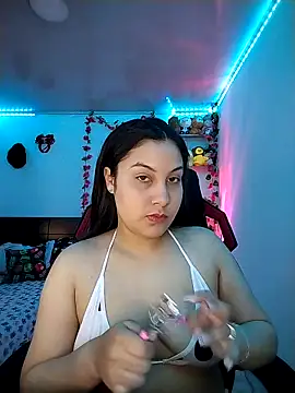 Snapshot of esmeralda_jadees chatting on April 18, 8:09 pm esmeralda jadees online show from April 18, 8:09 pm