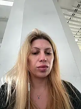 Snapshot of Alicedream5 chatting on March 16, 8:54 am Alicedream5 online show from March 16, 8:54 am